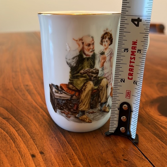 “The Cobbler” - Norman Rockwell Museum Collections, Inc. Mug - 1986 - Picture 10 of 10